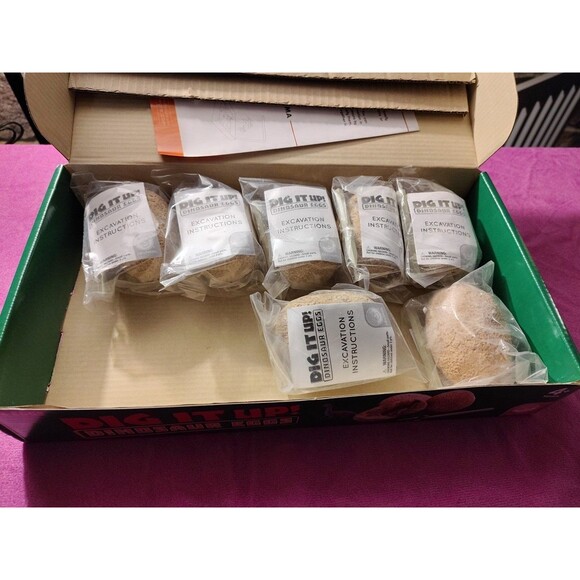 New - MindWare 12 Days of Dig It Up! - 7 Dinosaur Eggs - Ages 4+ | 1 player - Picture 2 of 6